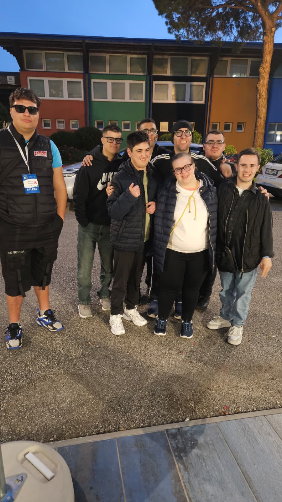 Gli otto atleti il giorno dell'arrivo a Lignano